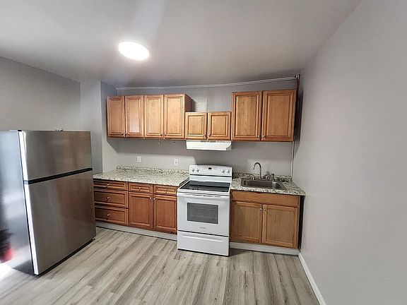 2nd image of 15 Fulton St APT 2