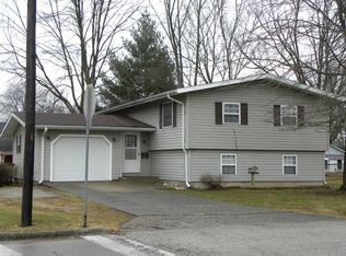 606 N Robb St, Robinson, IL 62454