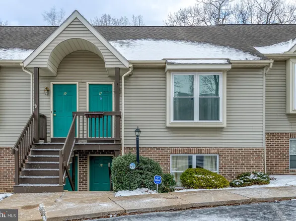 17 Westpointe Dr, Ephrata, PA 17522