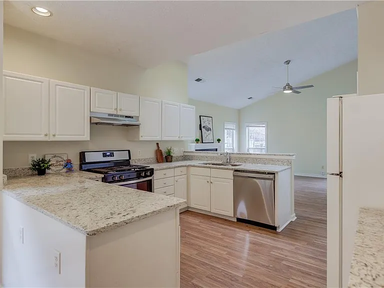 3924B Berwick Farm Dr — Photo 17