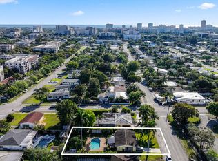 411 SW 2nd St, Boca Raton, FL 33432
