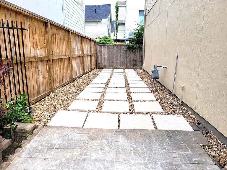 1508 Fowler St — Photo 49