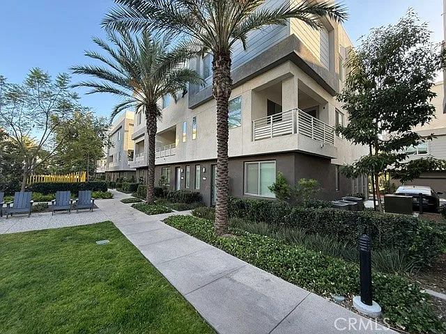 1868 S Westside Dr #28 — Photo 6