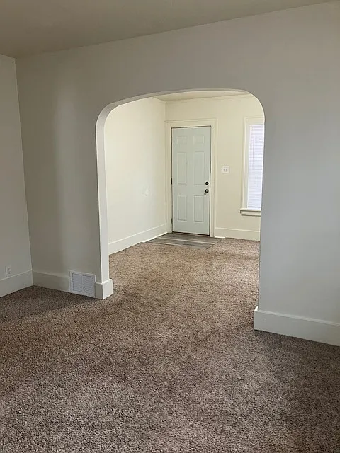 2 bed, 768 sqft, $975 — Photo 4