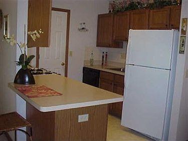 2nd image of 2924 Shakespeare Ln