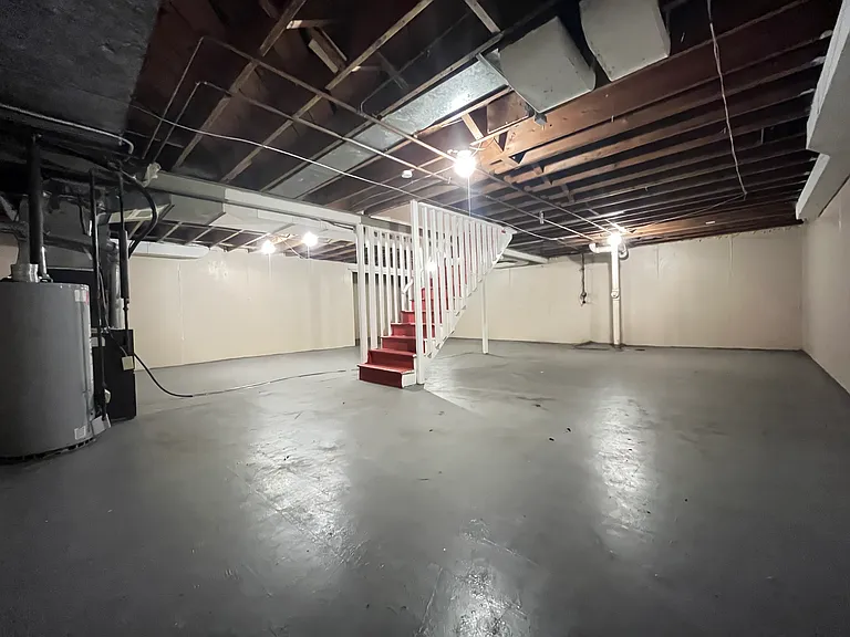 1137 Glenside Ln — Photo 3