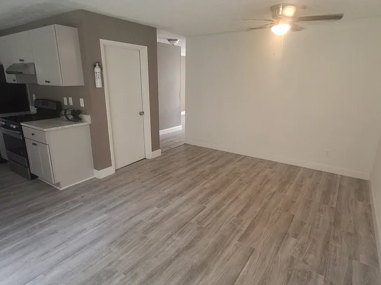 2146 Country Walk Way SE #B — Photo 8