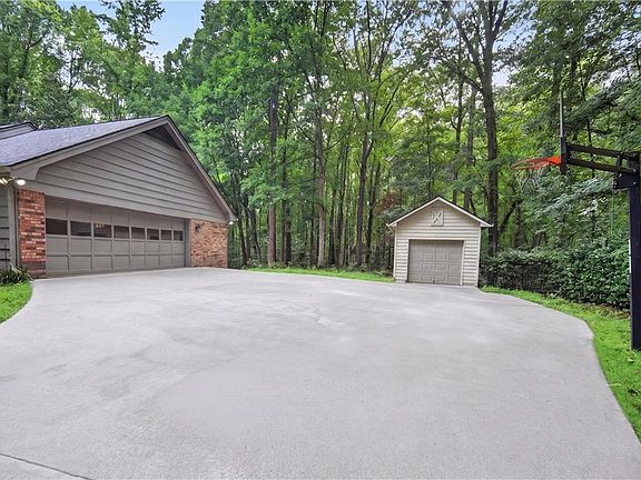 4th image of 1955 Branchwood Ct