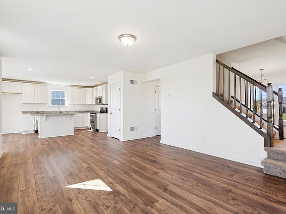 4th image of 34 Friar Rd #46