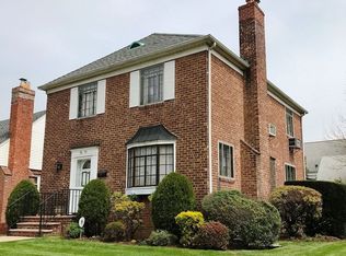 5855 213th St, Oakland Gardens, NY 11364