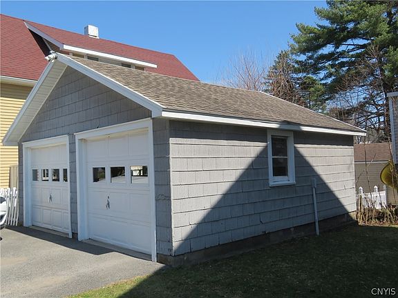 3rd image of 1312 Butternut St