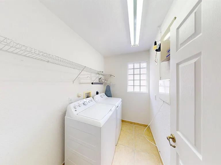 6786 Aliso Ave — Photo 28