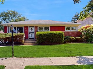 9241 Oleander Ave, Morton Grove, IL 60053