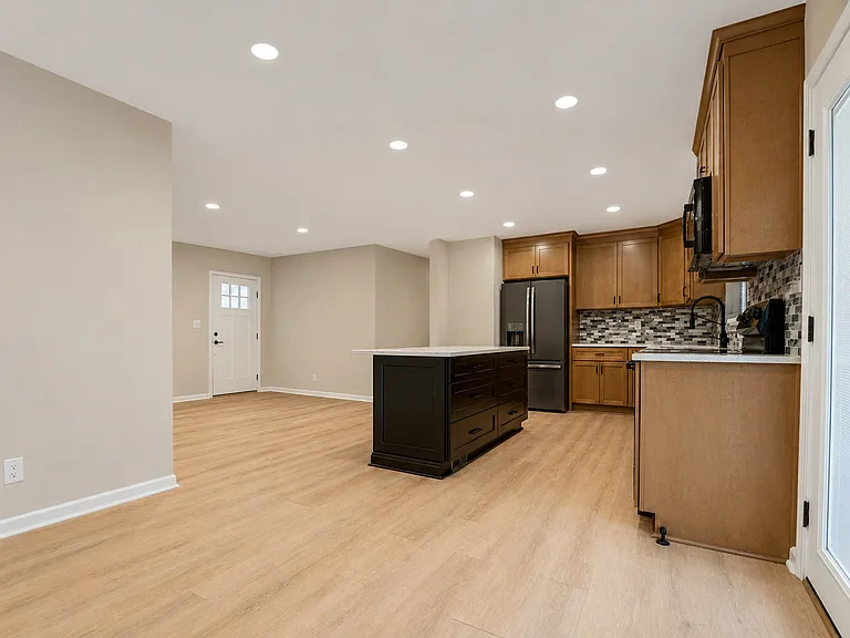 2117 Sierra Dr — Photo 6