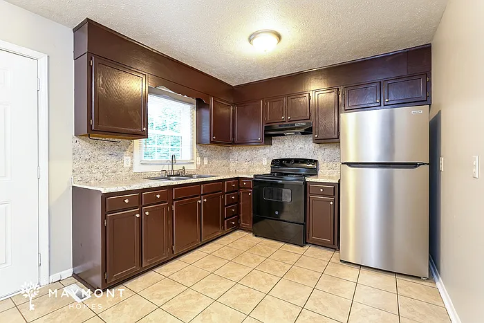 7309 Oak Park Ct — Photo 8
