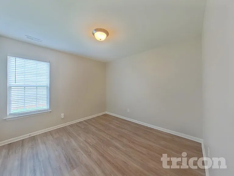 6235 Leslie Dr — Photo 13