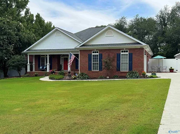 318 Freedom Ct, Madison, AL 35758