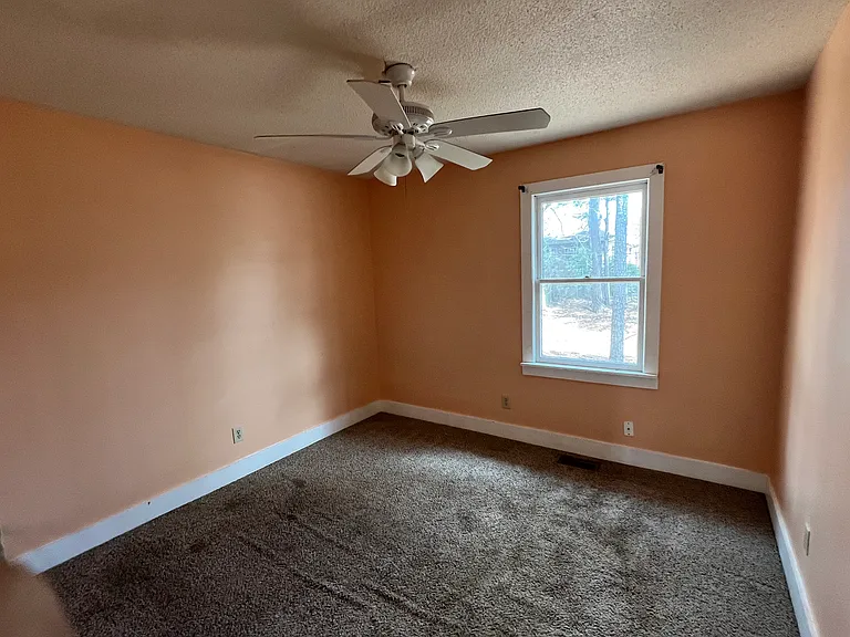 102 Madrid Ct — Photo 6