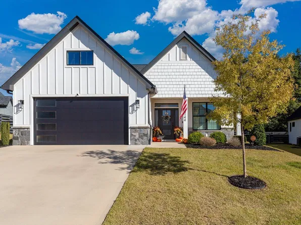 144 Winding Rock Rd, Simpsonville, SC 29680