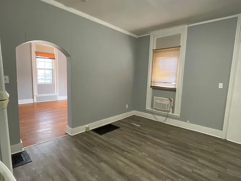 909 Merchant St — Photo 13