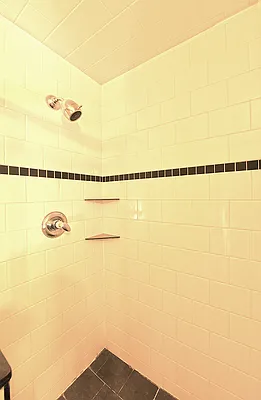 Rented by LEE & ASSOCIATES NYC RESIDENTIAL LLC | media 7