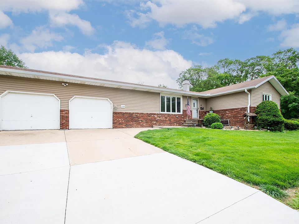 2208 Mayflower Dr, Pekin, IL 61554 Zillow