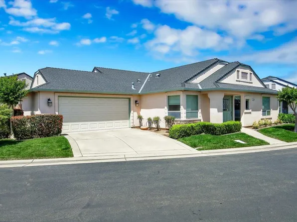 545 Village Dr, Galt, CA 95632