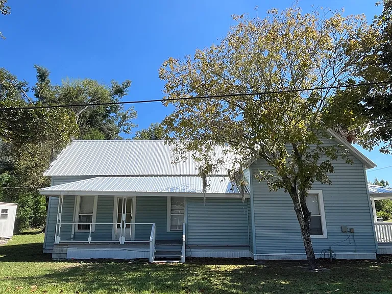 249 NE Bloxham St — Photo 13