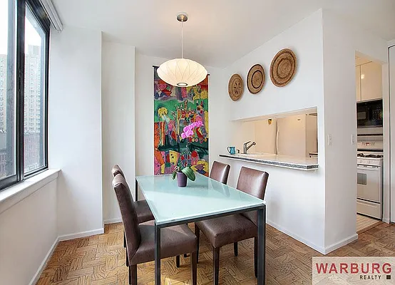 Sold by Warburg | media 9