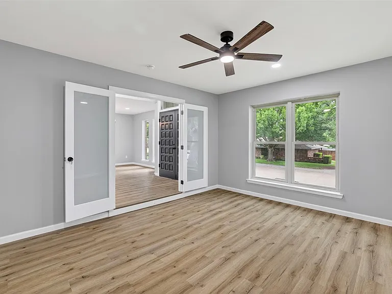 3204 Greenbriar Ln — Photo 12