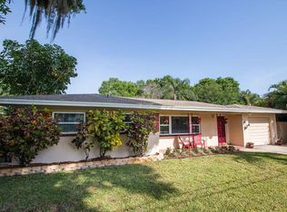 10 Bel Forest Dr, Belleair Bluffs, FL 33770