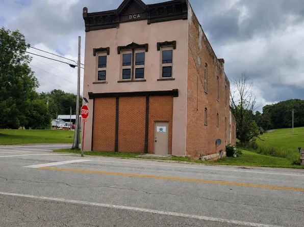104 S Main St, Hillsboro, OH 45133