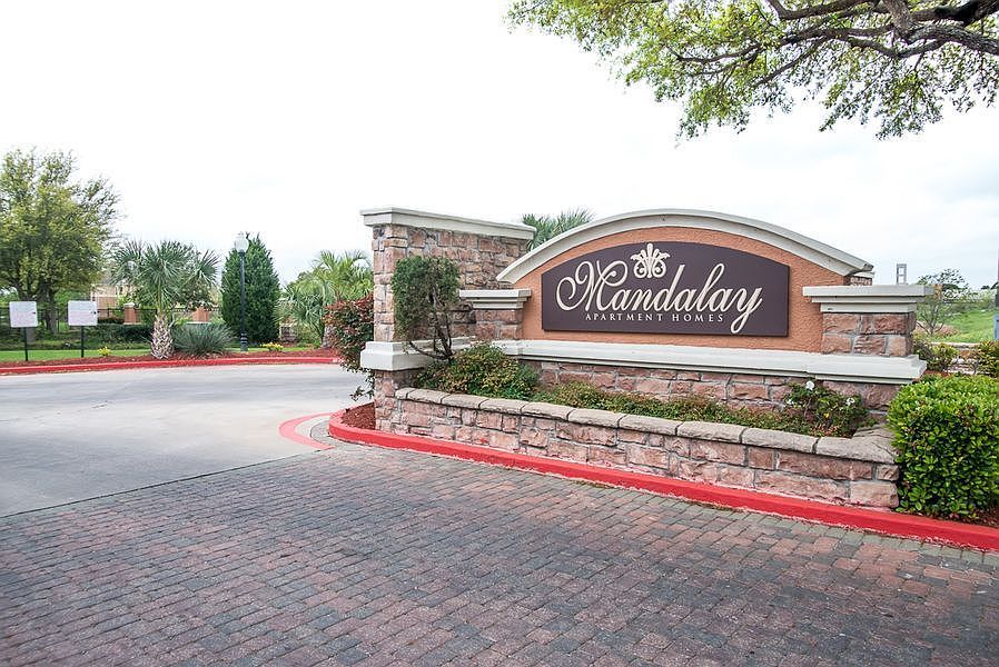 Mandalay Apartment Homes Entrance