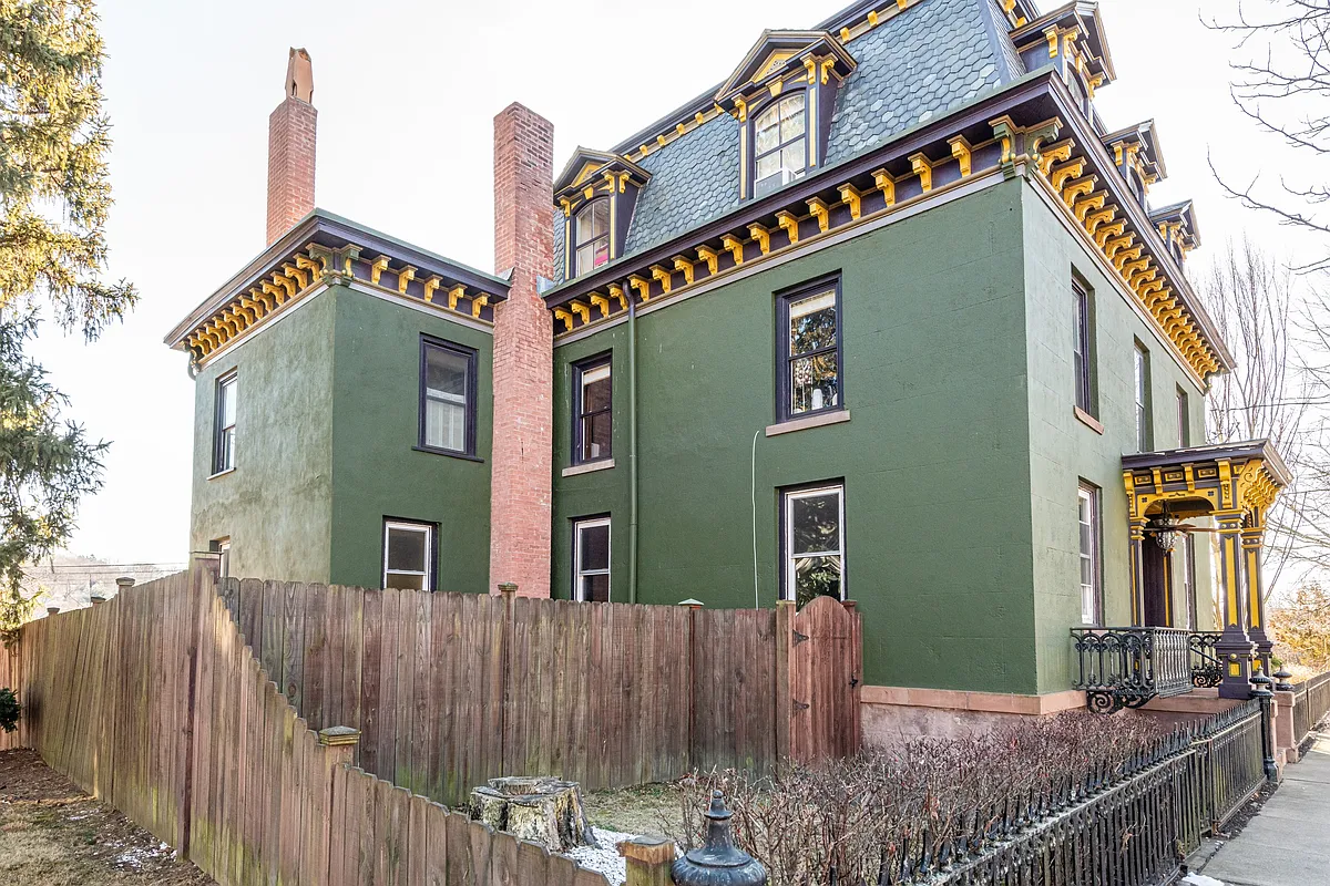 Building Photo - 37 E Pearl St #1