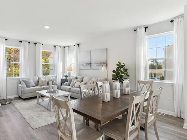 235 Macoun Way, Glassboro, NJ 08028