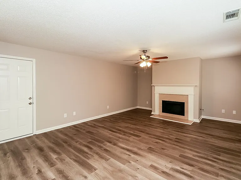 1112 Saint Phillips Ct — Photo 10