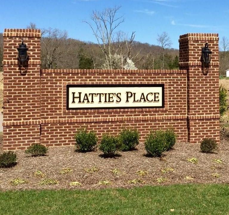 Hatties-Place-Front-Sign-800x800