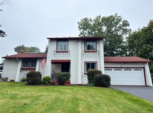 39 Carmas Dr, Rochester, NY 14626