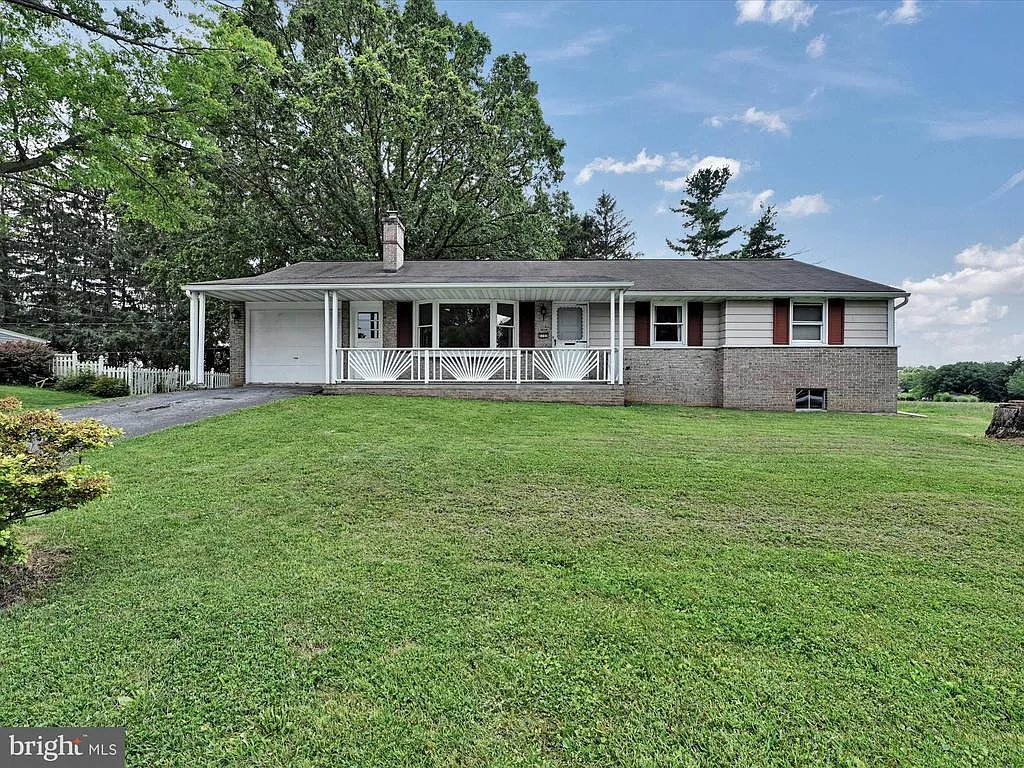 2732 Royal Rd photo 1