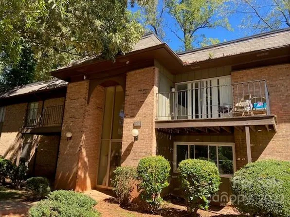 300 Orchard Trace Ln, Charlotte, NC