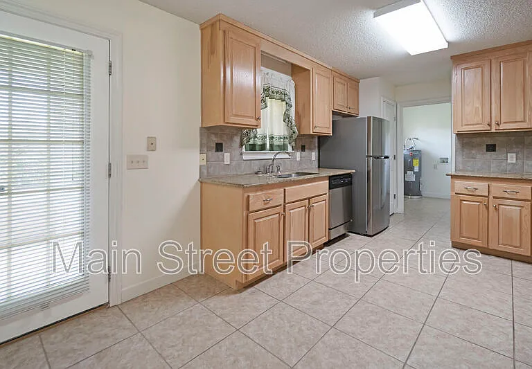 1301 Elliott St — Photo 6