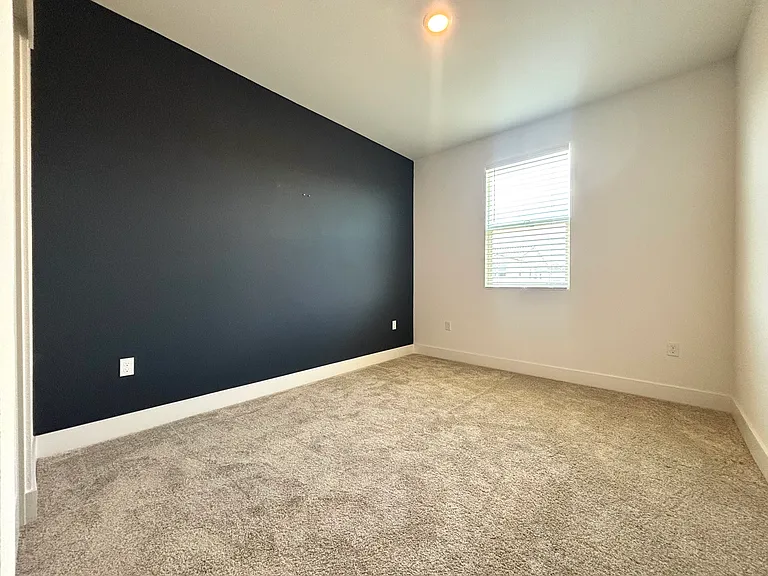 2051 Rosemary Dr — Photo 34