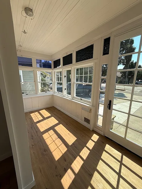 3 bed, 1298 sqft, $3,900 — Photo 2