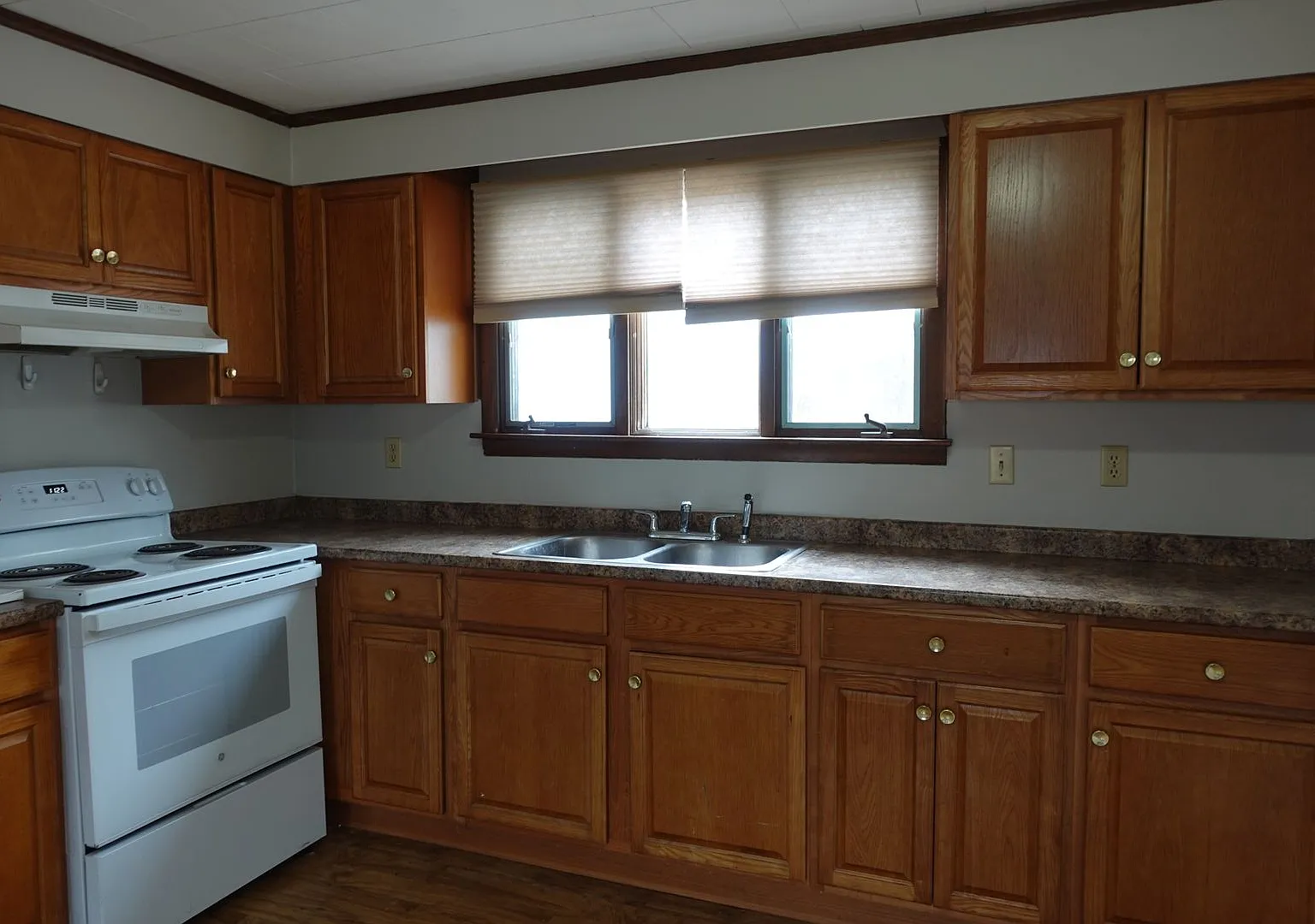 8 North Main Street — Photo 3