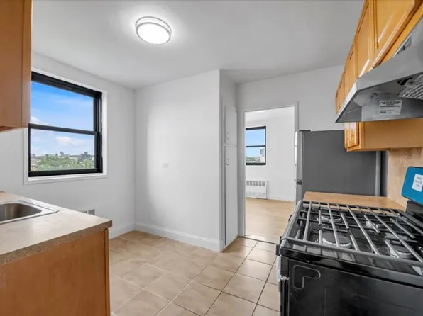 425 East 26th Street image 9 of 16