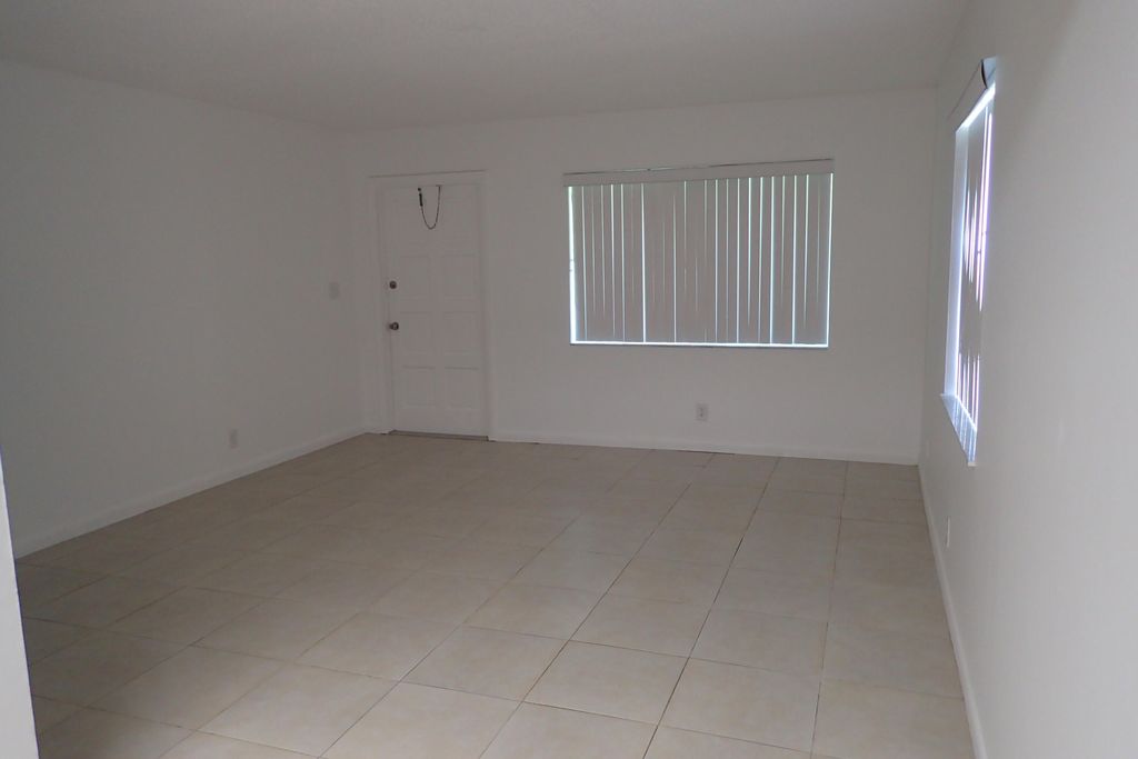151 SW 14th Ct APT A, photo 6