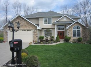 912 Elaines Cir #L-8, Clarks Summit, PA 18411