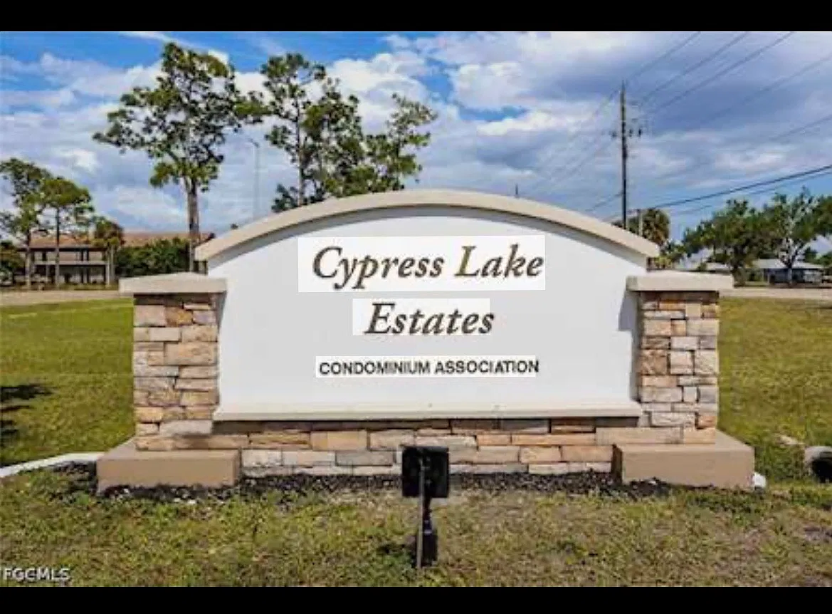 2 bed, 987 sqft, $2,300 — Photo 3