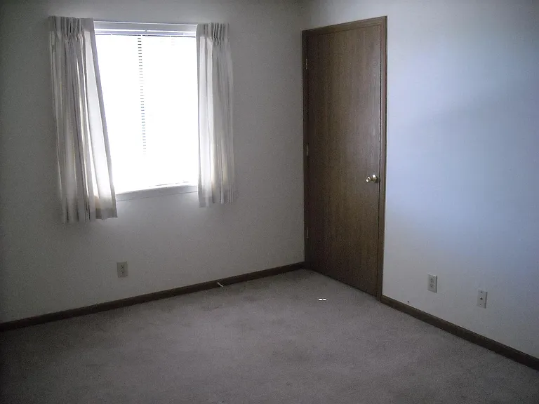 935 Gordon Smith Blvd — Photo 3