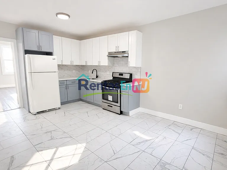 494 S 18th St #3D — Photo 4